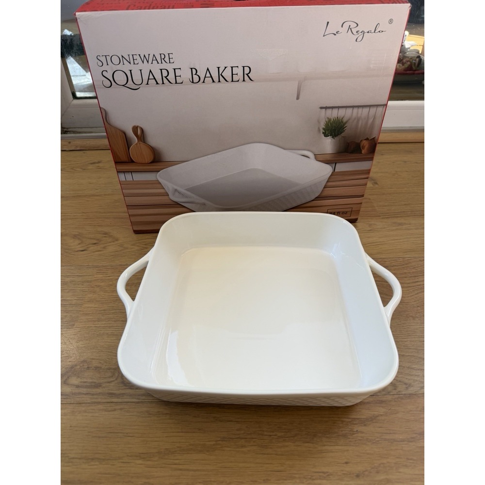 Le Regalo Stoneware Square Baker with Honeycomb Design